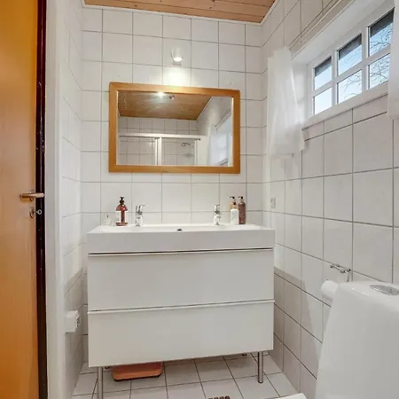 2 Bedroom Cozy In Holiday home *